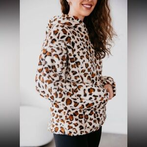 HYFVE Leopard Sherpa Pullover Size Large Hoodie Cream Brown Kangaroo Pocket